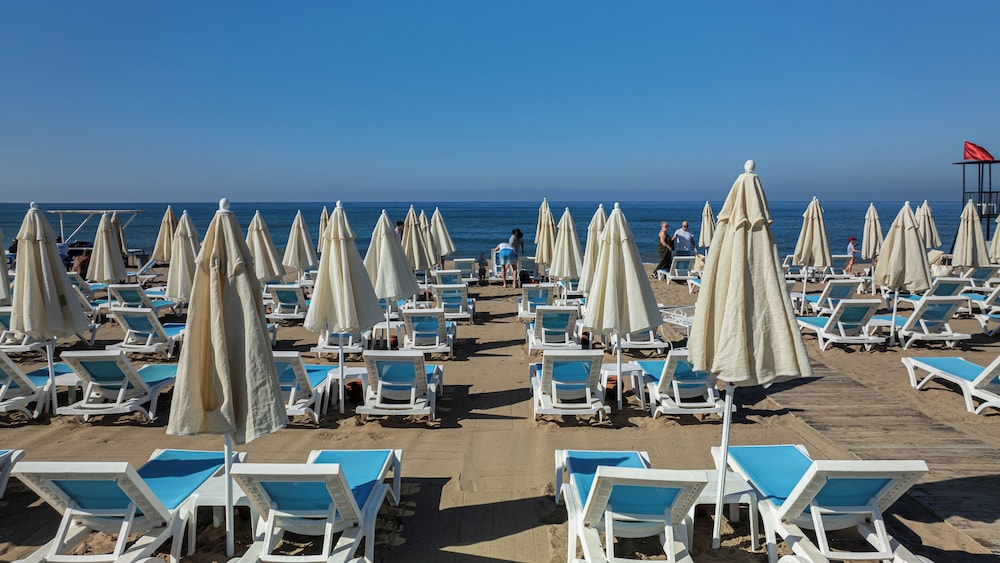 Arnor De Luxe Hotel — Beach in Side