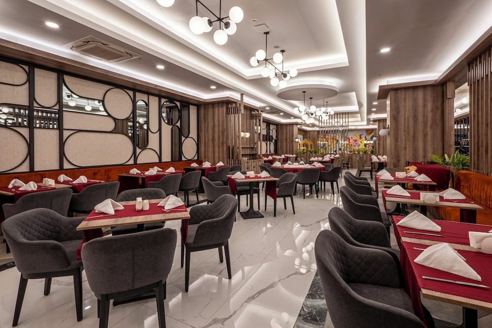 Arnor De Luxe Hotel — Restaurant & bars in Side