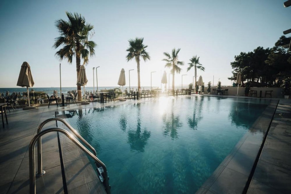 AMR Hotel