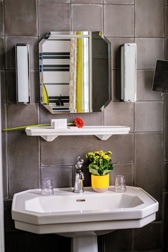 Hôtel Fabric — Hotel rooms in Paris, Ile-de-France