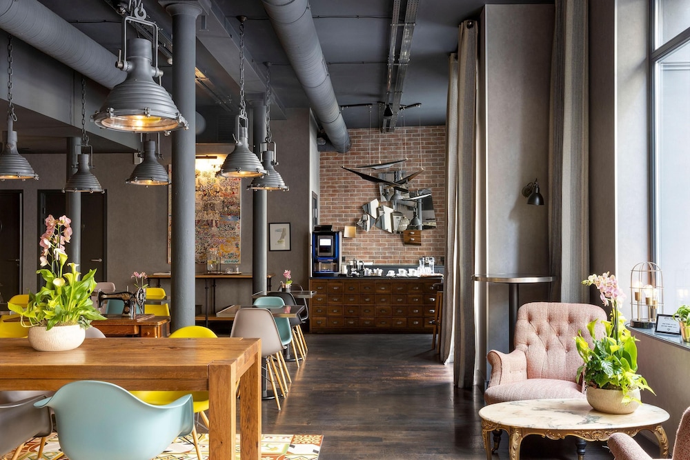 Hôtel Fabric — Restaurant & bars in Paris, Ile-de-France