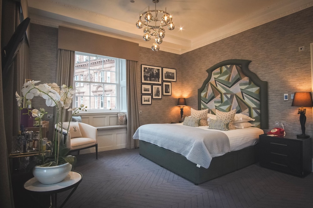 The Rutland Hotel & Apartments