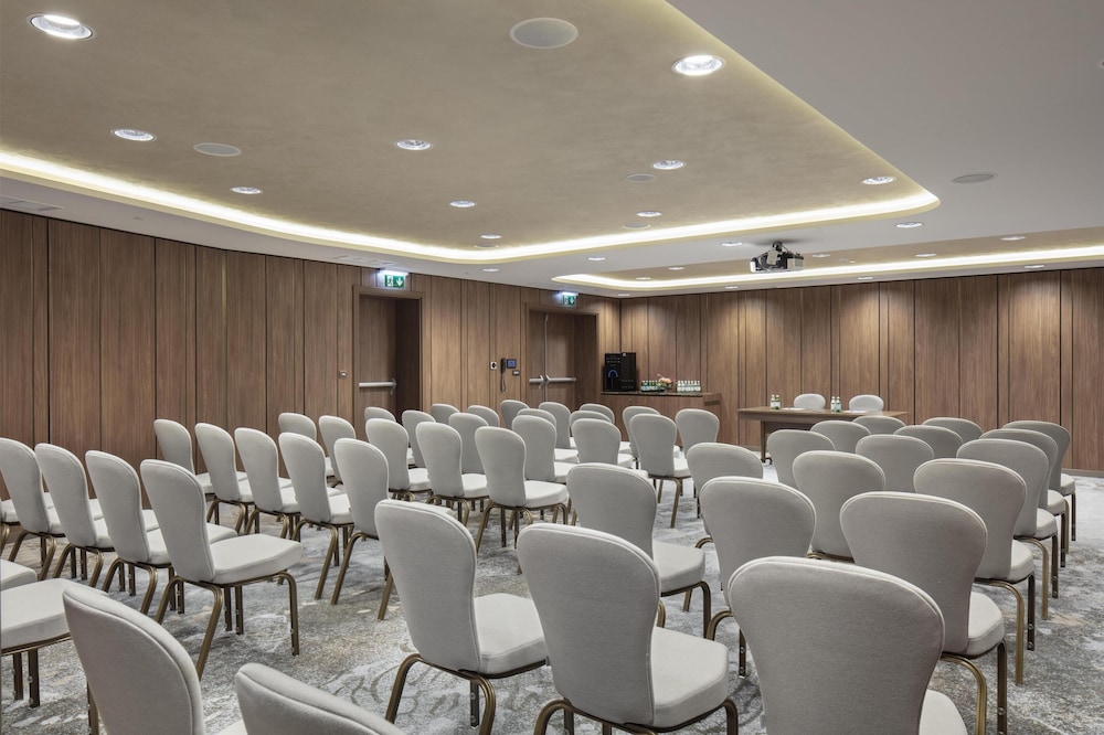 Doubletree By Hilton Plovdiv Center — Hotel building in Plovdiv, Plovdiv