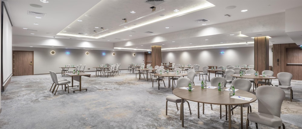 Doubletree By Hilton Plovdiv Center — Restaurant & bars in Plovdiv, Plovdiv