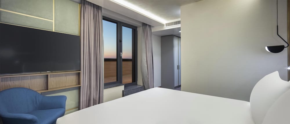 Doubletree By Hilton Plovdiv Center — Hotel rooms in Plovdiv, Plovdiv