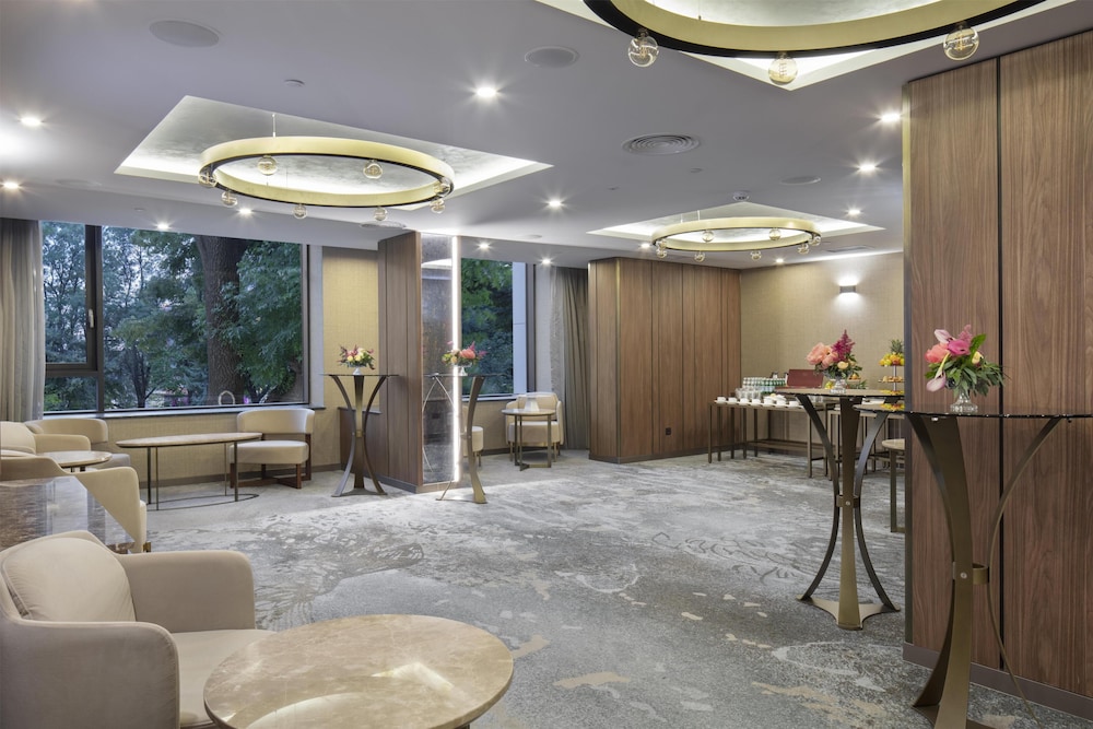 Doubletree By Hilton Plovdiv Center — Restaurant & bars in Plovdiv, Plovdiv