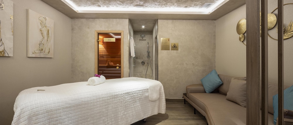 Doubletree By Hilton Plovdiv Center — Hotel rooms in Plovdiv, Plovdiv