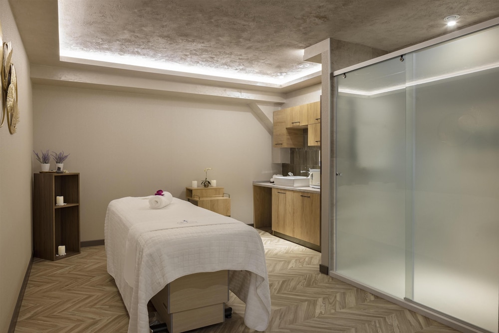 Doubletree By Hilton Plovdiv Center — Spa in Plovdiv, Plovdiv