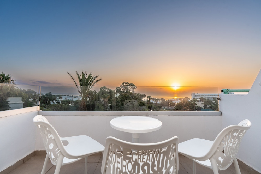 Adelais Bay Hotel — Hotel rooms in Protaras, Famagusta Region