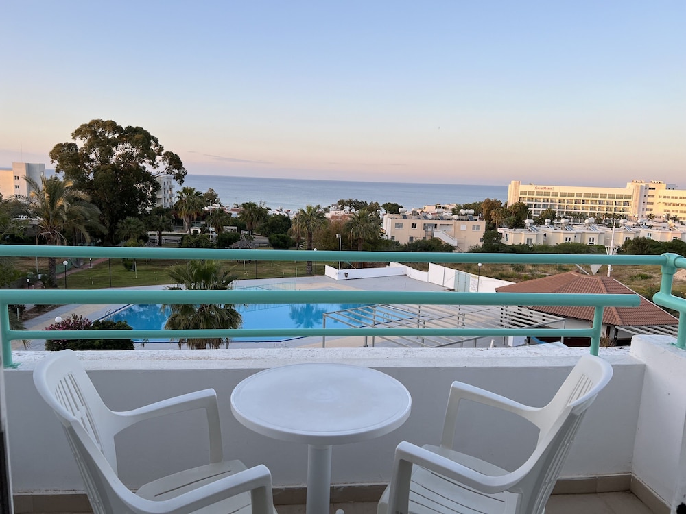 Adelais Bay Hotel — Swimming pool in Protaras, Famagusta Region