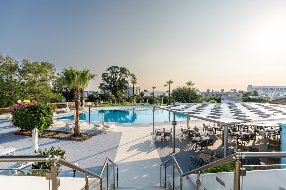 Adelais Bay Hotel — Swimming pool in Protaras, Famagusta Region