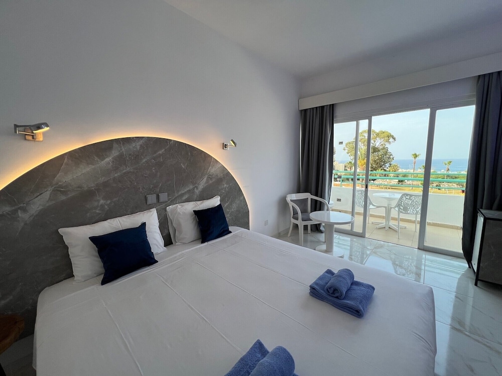 Adelais Bay Hotel — Hotel rooms in Protaras, Famagusta Region