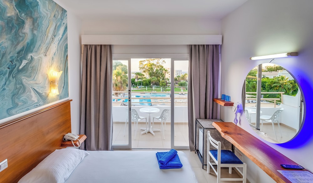 Adelais Bay Hotel — Hotel rooms in Protaras, Famagusta Region