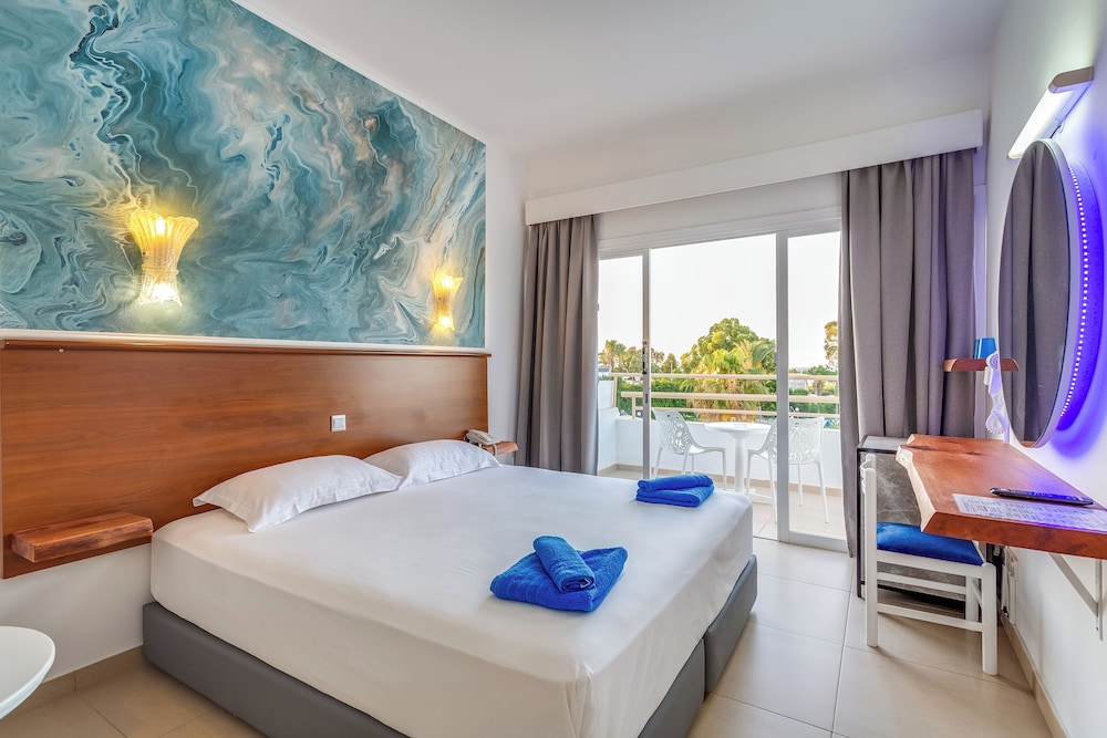 Adelais Bay Hotel — Hotel rooms in Protaras, Famagusta Region