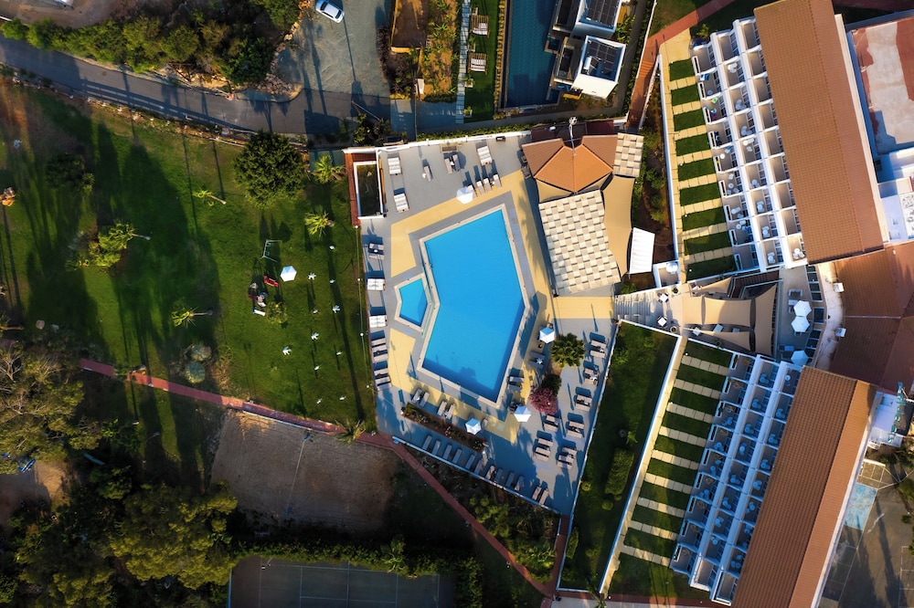Adelais Bay Hotel — Swimming pool in Protaras, Famagusta Region