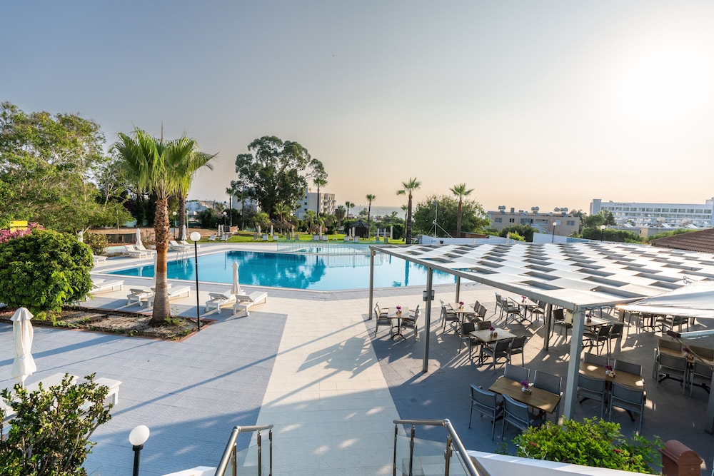 Adelais Bay Hotel — Swimming pool in Protaras, Famagusta Region