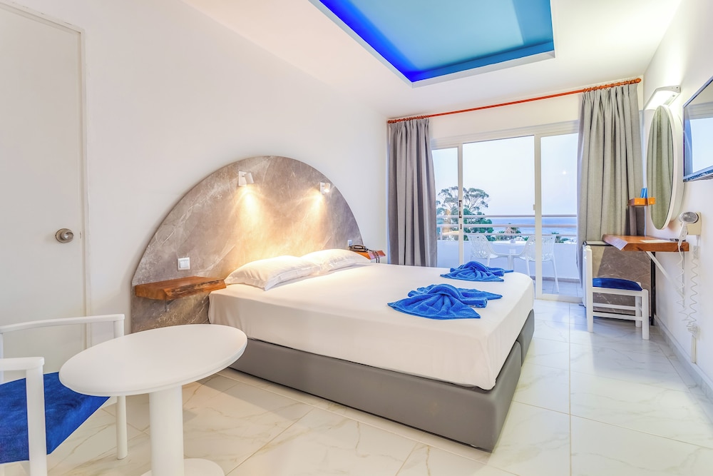 Adelais Bay Hotel — Hotel rooms in Protaras, Famagusta Region
