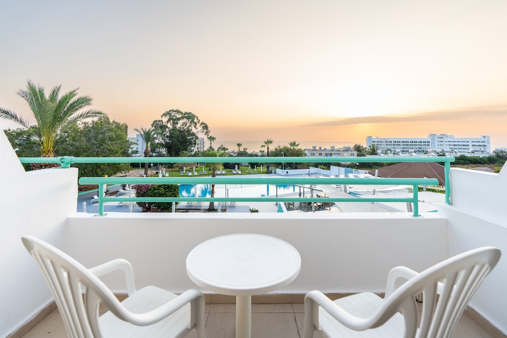 Adelais Bay Hotel — Swimming pool in Protaras, Famagusta Region
