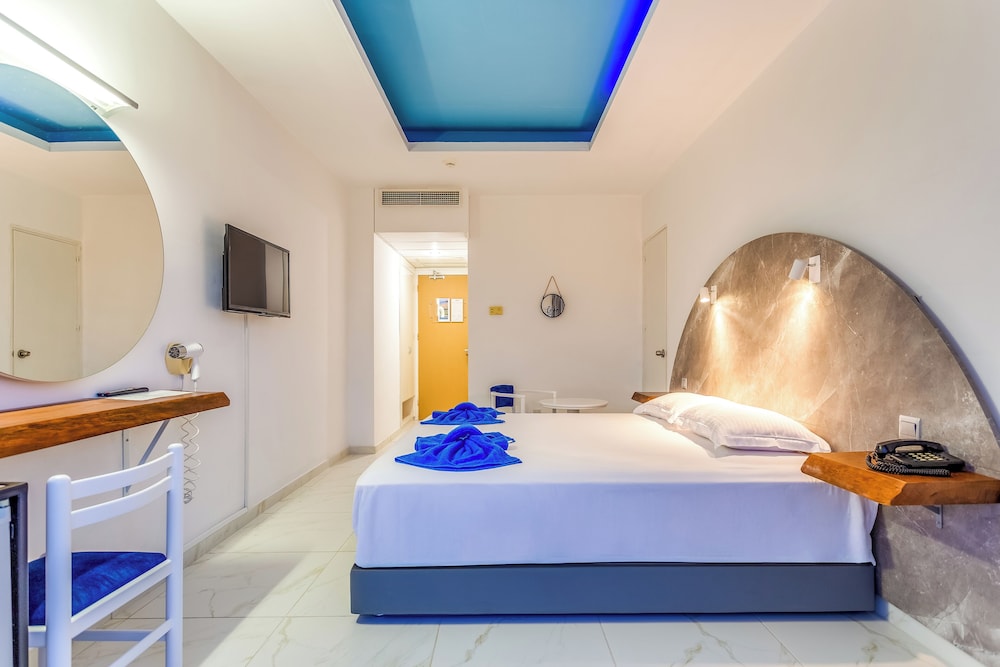 Adelais Bay Hotel — Hotel rooms in Protaras, Famagusta Region