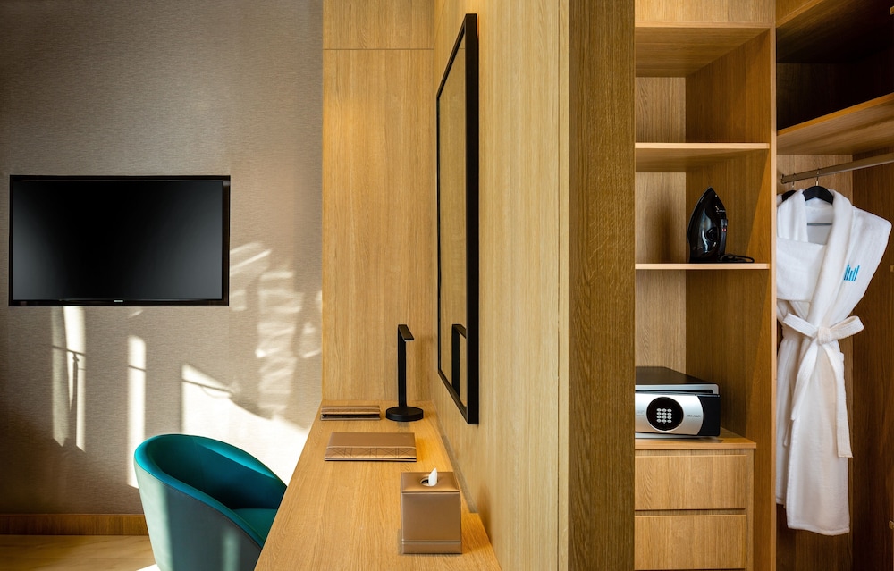 Millennium Place Mirdif Hotel — Hotel rooms in Dubai