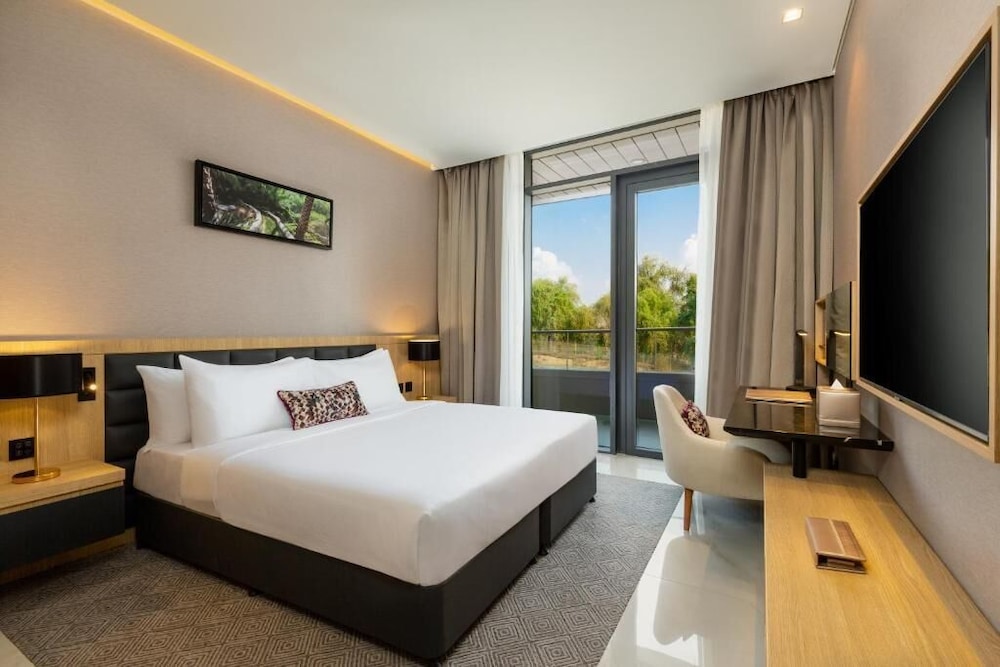 Millennium Place Mirdif Hotel — Hotel rooms in Dubai