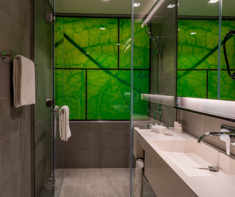 Al Khoory Courtyard Hotel — Hotel rooms in Dubai