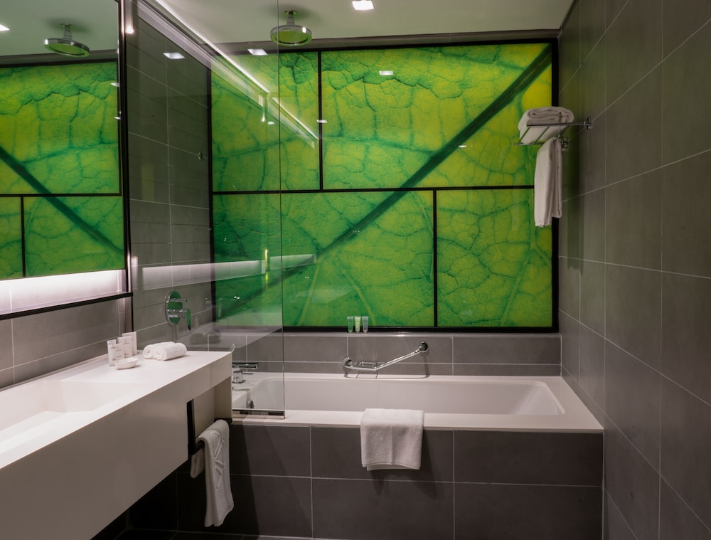 Al Khoory Courtyard Hotel — Hotel rooms in Dubai