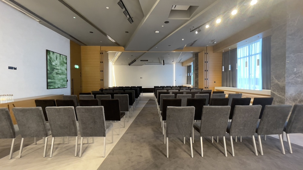 Al Khoory Courtyard Hotel — Hotel building in Dubai