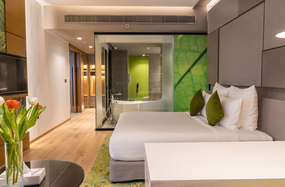 Al Khoory Courtyard Hotel — Hotel rooms in Dubai