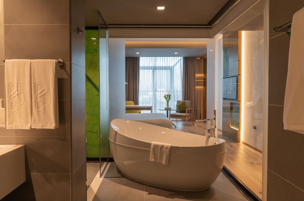 Al Khoory Courtyard Hotel — Hotel rooms in Dubai