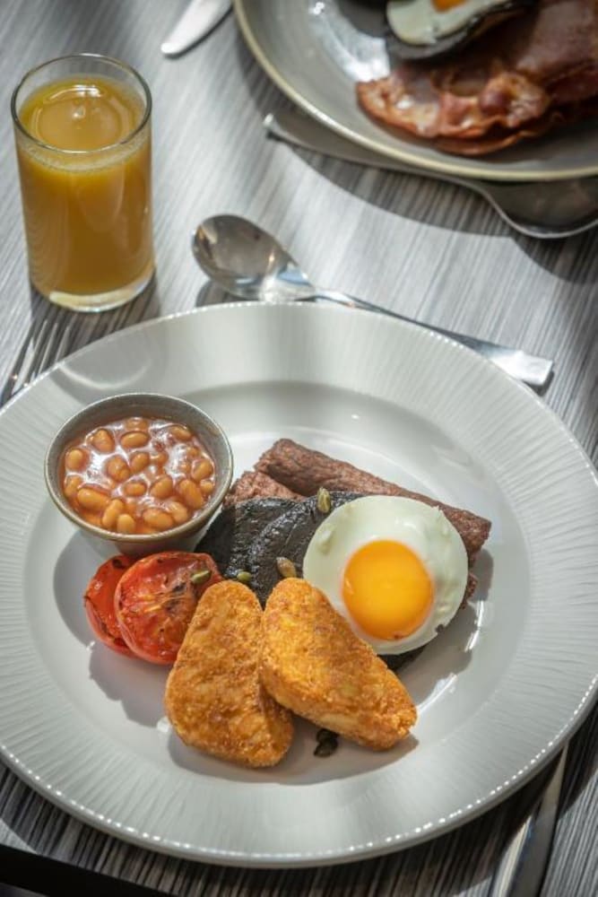 Maldron Hotel Merrion Road — Restaurant & bars in Dublin, Dublin City