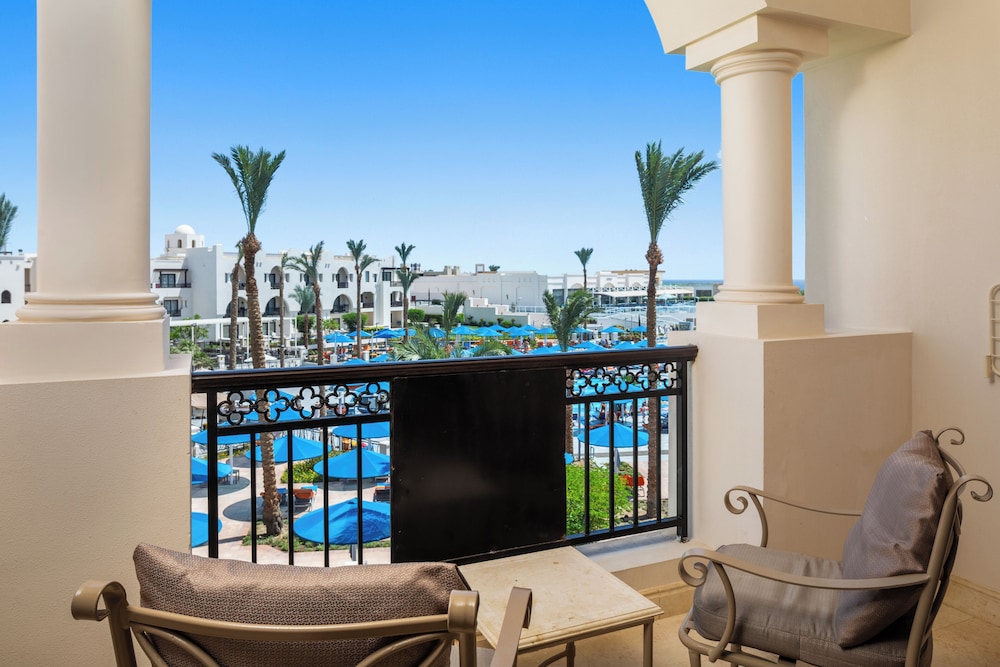 Pickalbatros The Palace Port Ghalib — Hotel building in El Quseir, Red Sea
