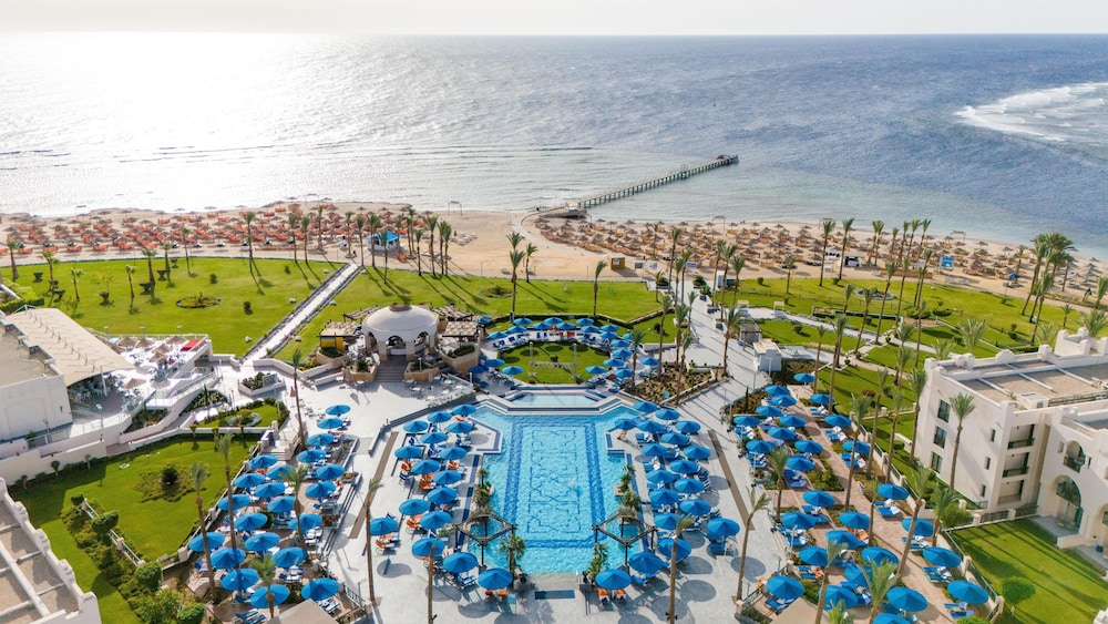 Pickalbatros The Palace Port Ghalib — Beach in El Quseir, Red Sea