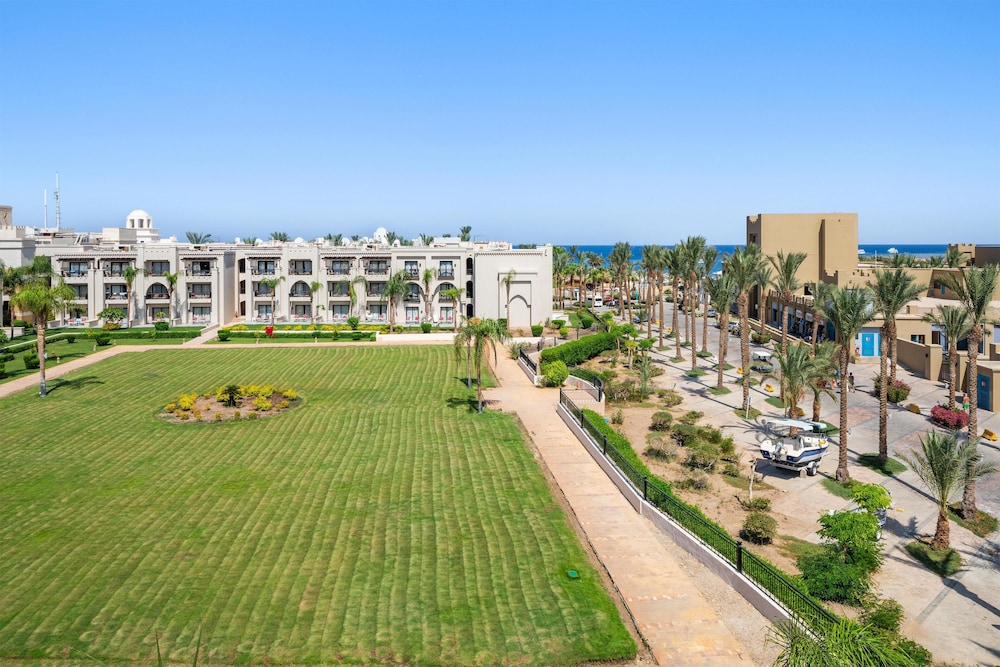 Pickalbatros The Palace Port Ghalib — Hotel building in El Quseir, Red Sea
