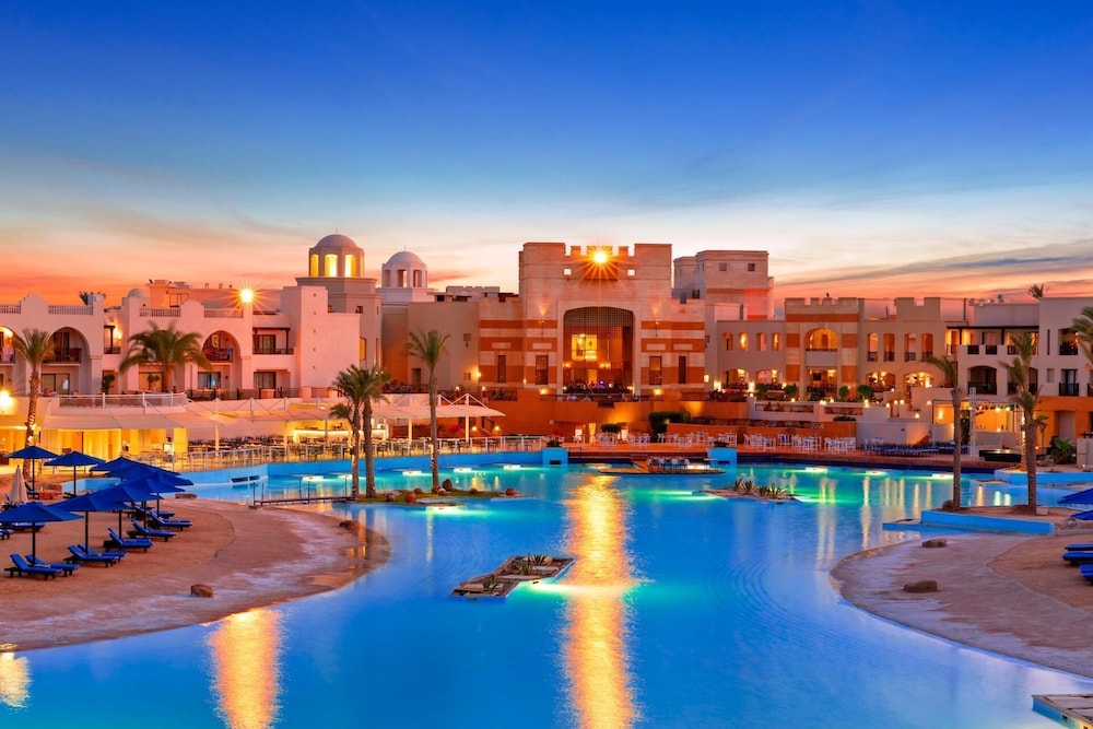 Pickalbatros The Palace Port Ghalib — Hotel building in El Quseir, Red Sea