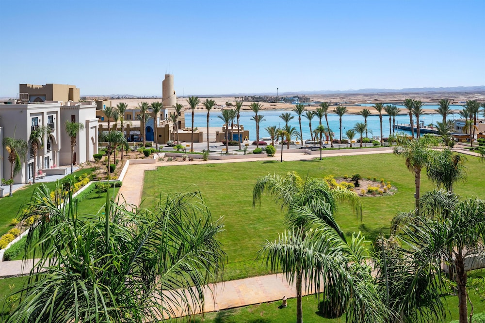 Pickalbatros The Palace Port Ghalib — Hotel building in El Quseir, Red Sea