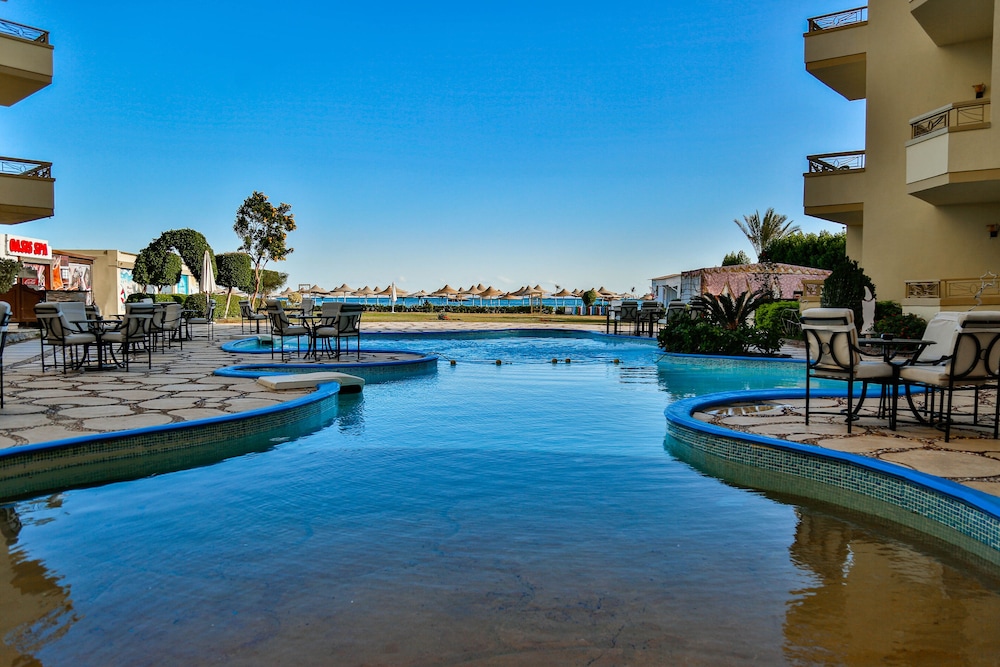Magic Beach Hotel Hurghada — Swimming pool in Hurghada, Red Sea