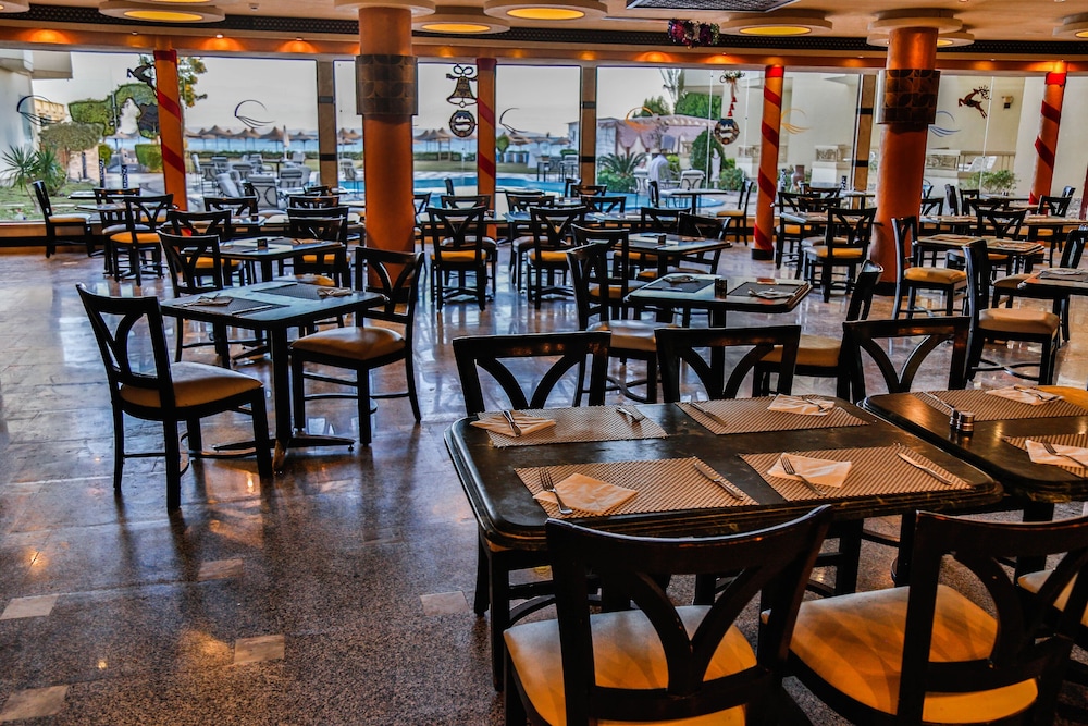 Magic Beach Hotel Hurghada — Restaurant & bars in Hurghada, Red Sea