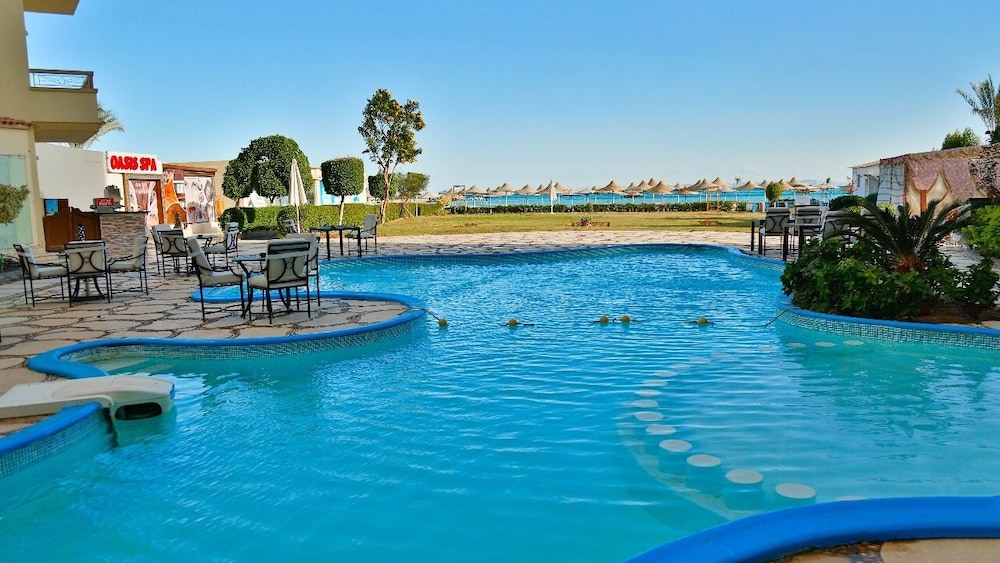 Magic Beach Hotel Hurghada — Swimming pool in Hurghada, Red Sea