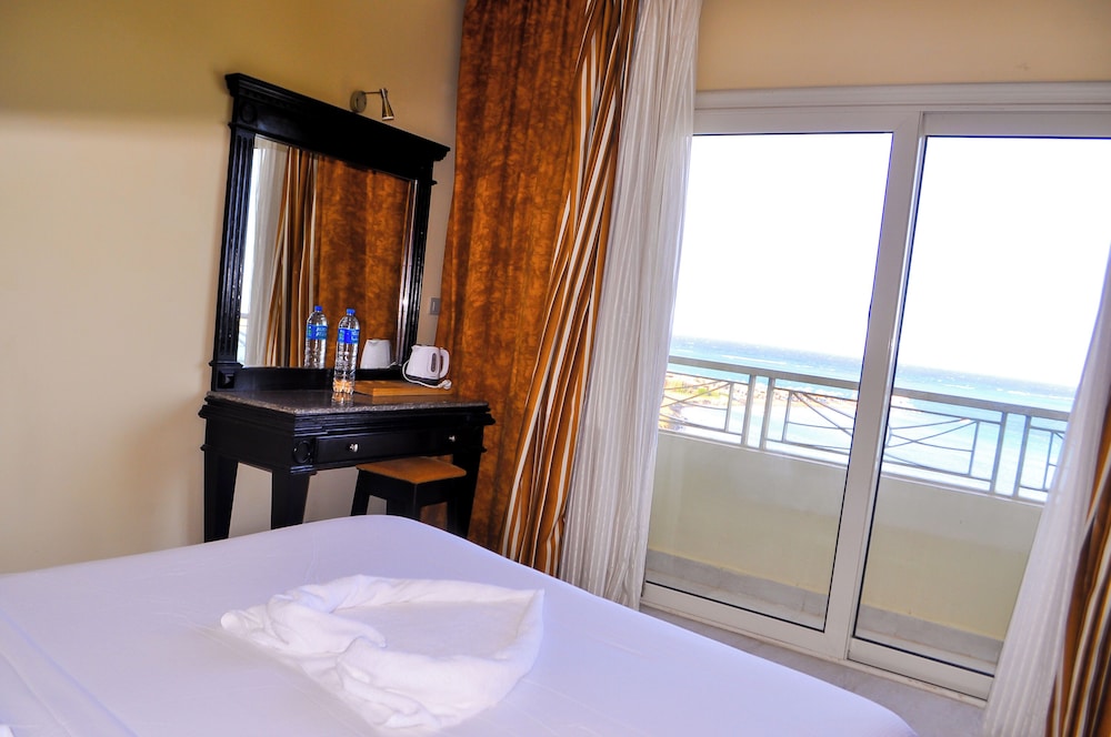 Magic Beach Hotel Hurghada — Hotel rooms in Hurghada, Red Sea