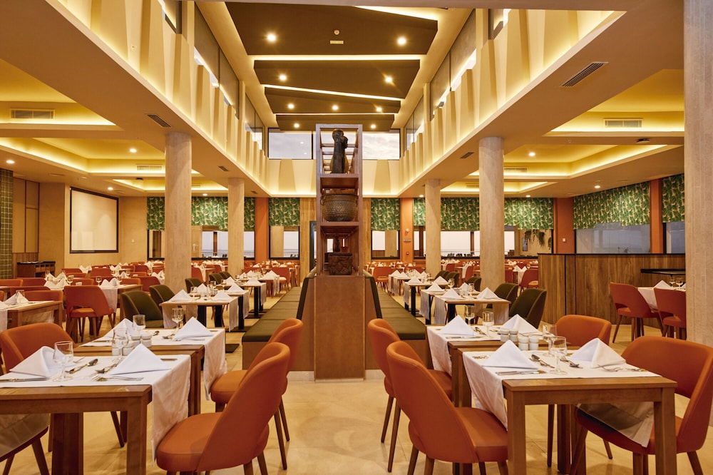 Hotel Riu Jambo - All Inclusive — Restaurant & bars in Nungwi, Zanzibar North