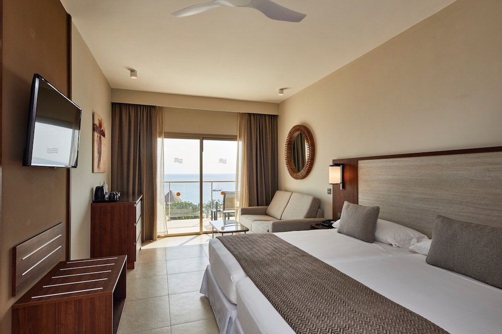 Hotel Riu Jambo - All Inclusive — Hotel rooms in Nungwi, Zanzibar North