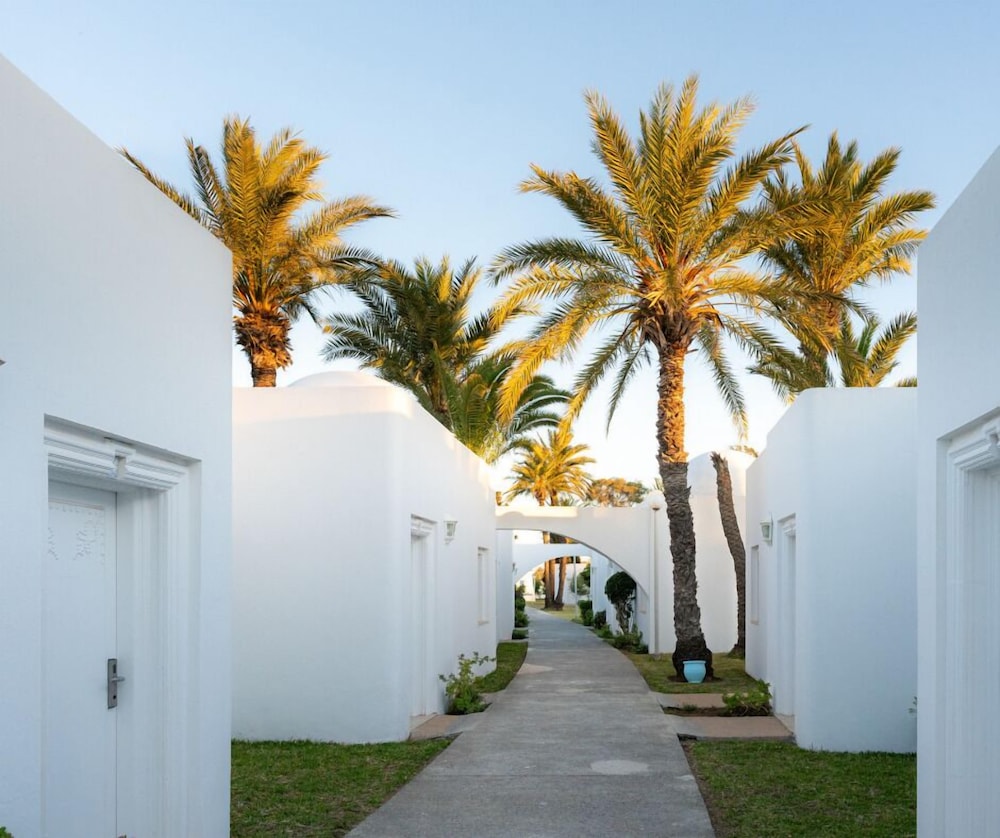 One Resort Aqua Park & Spa — Hotel building in Skanes inc. Monastir, Monastir