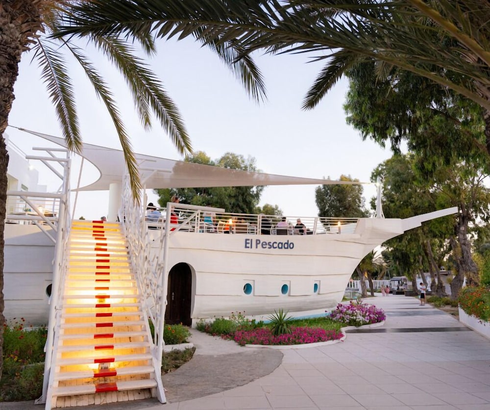 One Resort Aqua Park & Spa — Restaurant & bars in Skanes inc. Monastir, Monastir