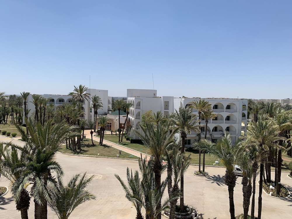 One Resort Jockey — Hotel building in Skanes inc. Monastir, Monastir