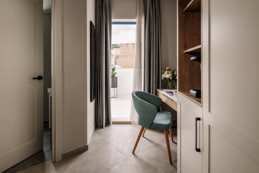Amery House — Hotel rooms in Sliema, Malta Island