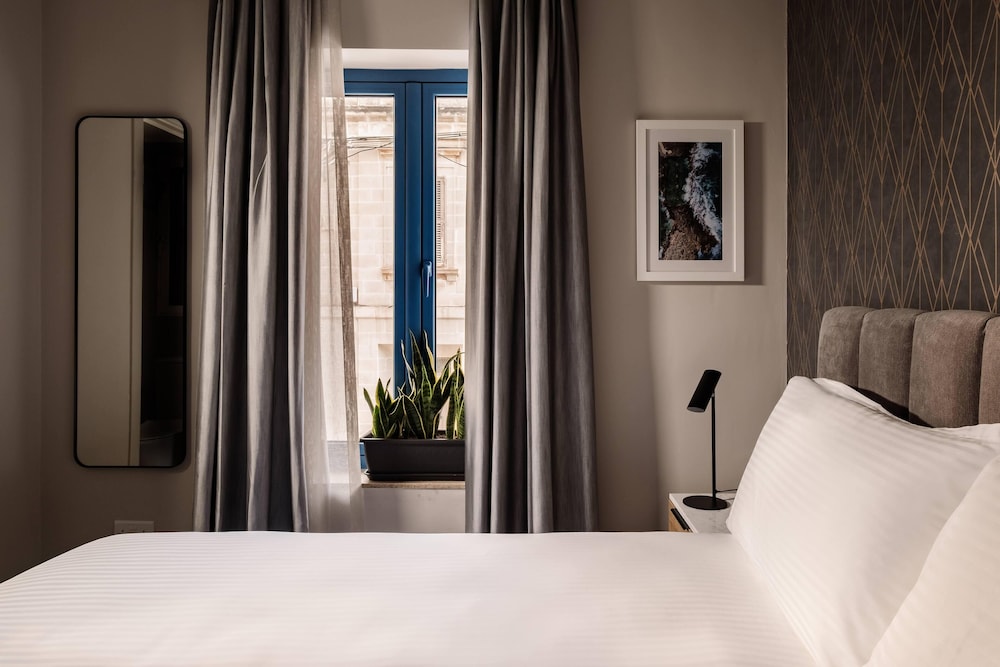 Amery House — Hotel rooms in Sliema, Malta Island
