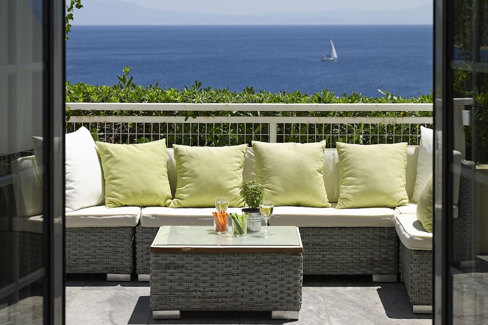 Atrium Hotel — Hotel rooms in Skiathos, Thessaly