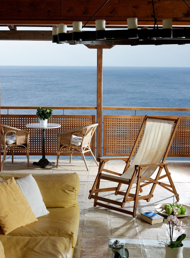 Atrium Hotel — Hotel rooms in Skiathos, Thessaly