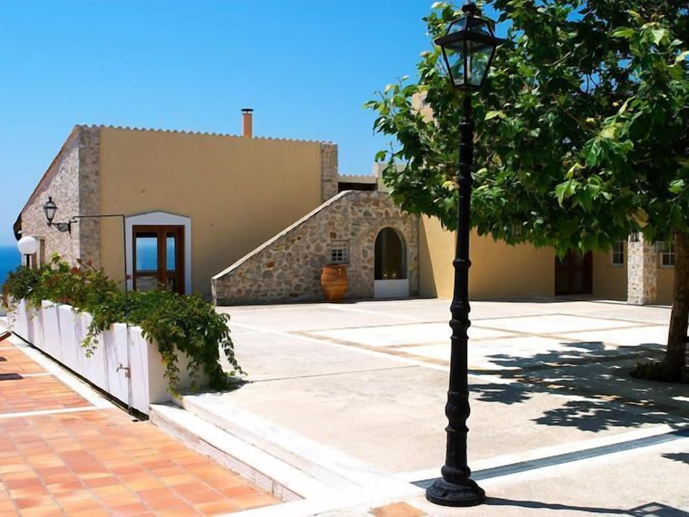 Atrium Hotel — Hotel building in Skiathos, Thessaly